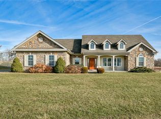 107 Keepsake Ln, Mt. Pleasant Twp, PA 15057