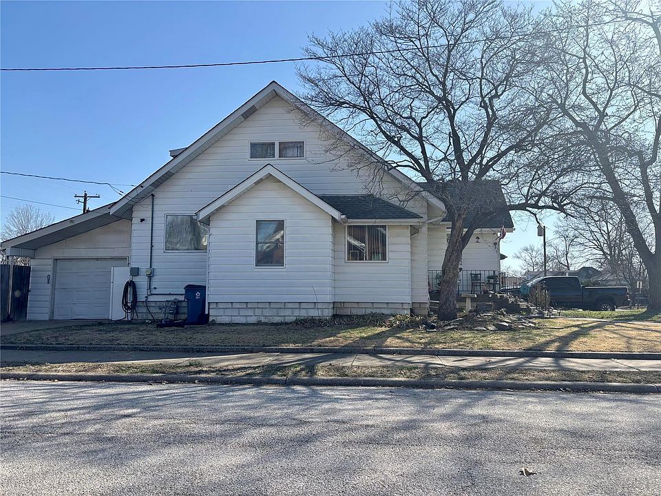 2nd image of 801 E Ferguson Ave