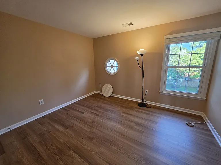 10952 Bloomingdale Dr — Photo 18