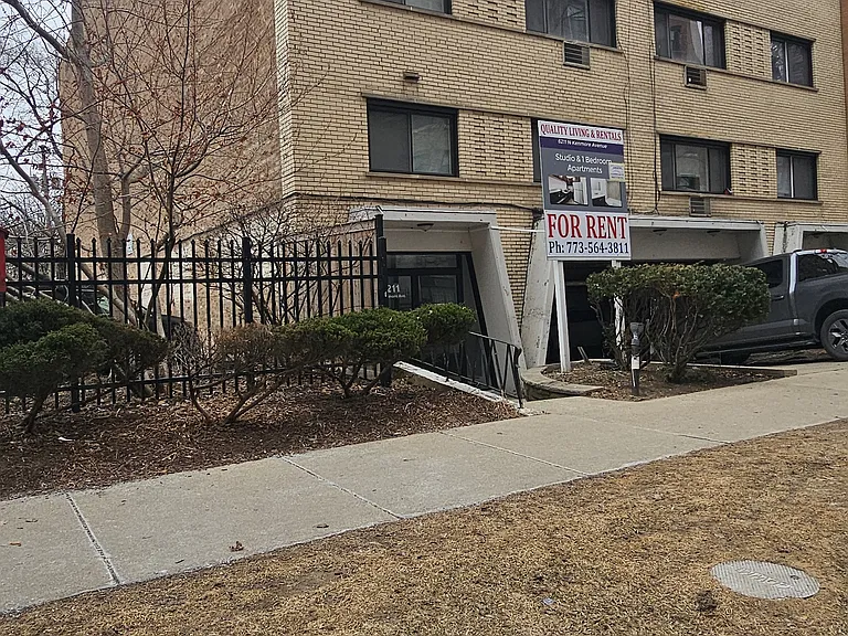6211 N Kenmore Ave #502 — Photo 1