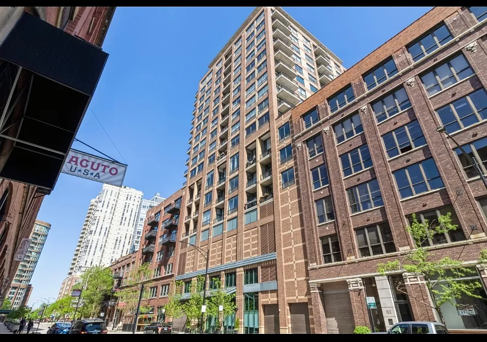 400 W Ontario St #507