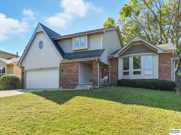 15905 Douglas Cir, Omaha, NE 68118