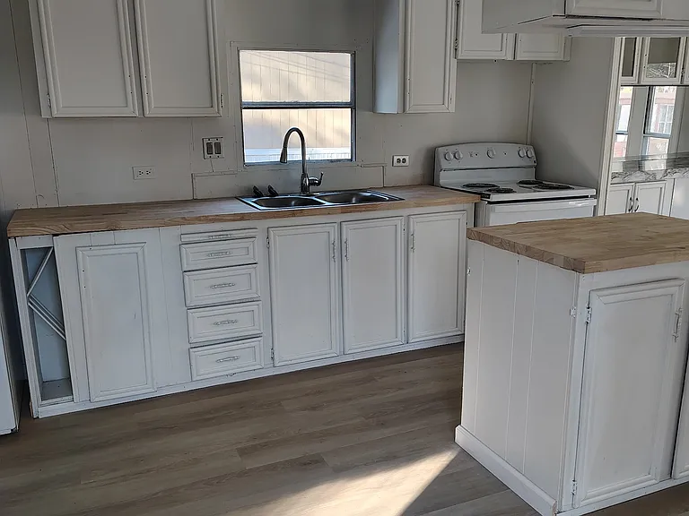 Country Manor Ln — Photo 6