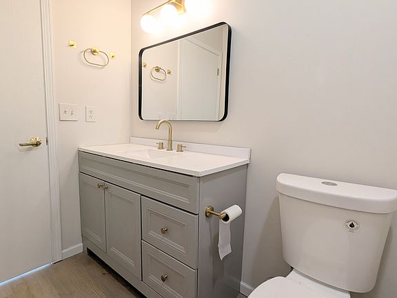 4th image of 510 Bellingham Ave