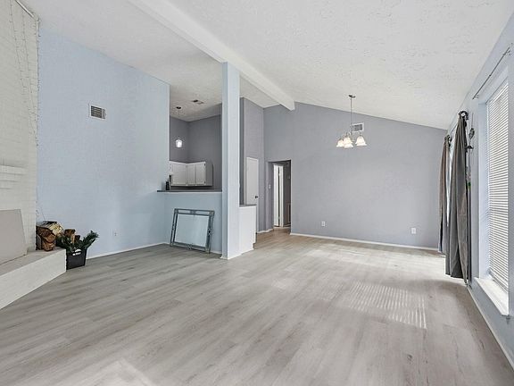 4th image of 5421 Diane Ct