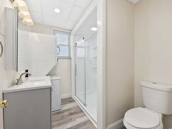 1610 West Street image 19 of 34