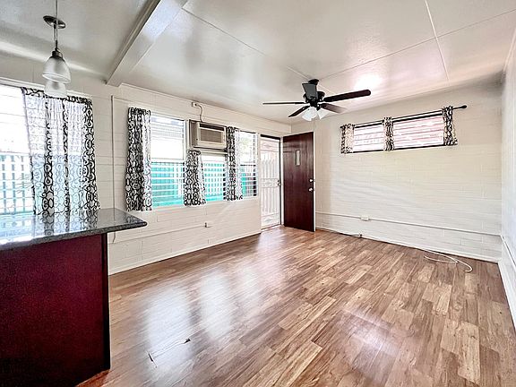 3rd image of 923 Pensacola St APT C
