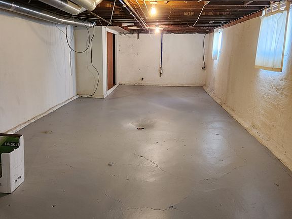 5th image of 6337 Marquette Ave