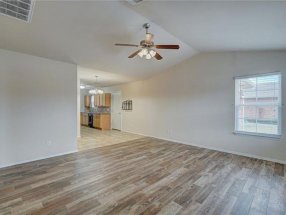 4th image of 808 Tufts Ln