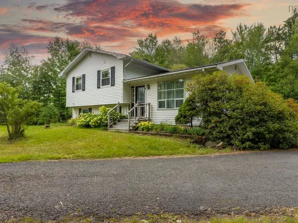 251 Hall Rd S, Kings, NS B0P 1R0