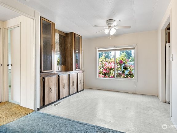 5th image of 4045 49th Avenue SW #78
