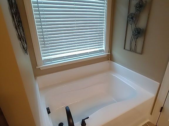 Master bath garden tub