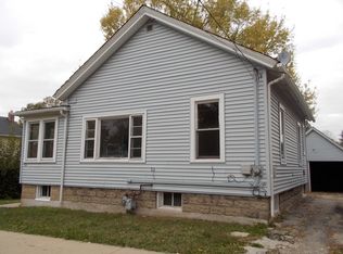 514 Mountain St, Aurora, IL 60505