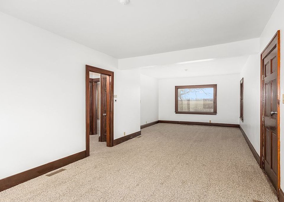 22902 Glidden Rd, Dekalb, IL 60115 Zillow