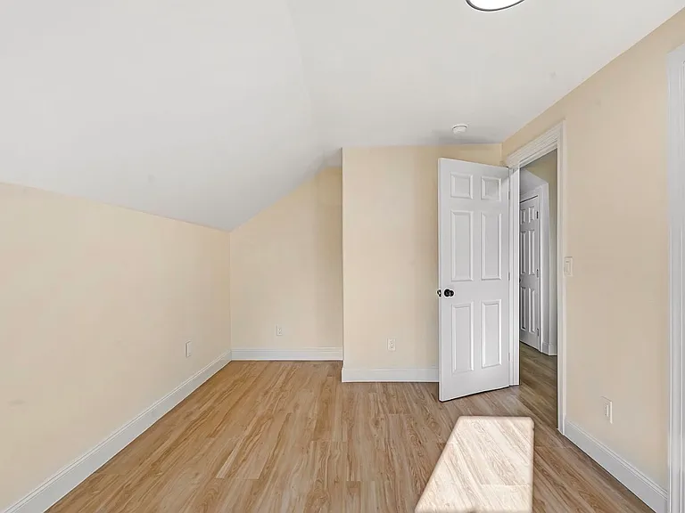 5 Grant Ave — Photo 10