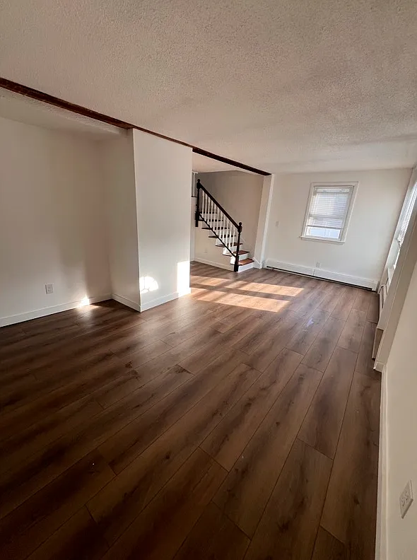 3 bed, 1963 sqft, $3,200 — Photo 1