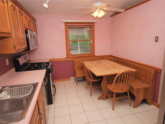 4th image of 51 Regola Dr