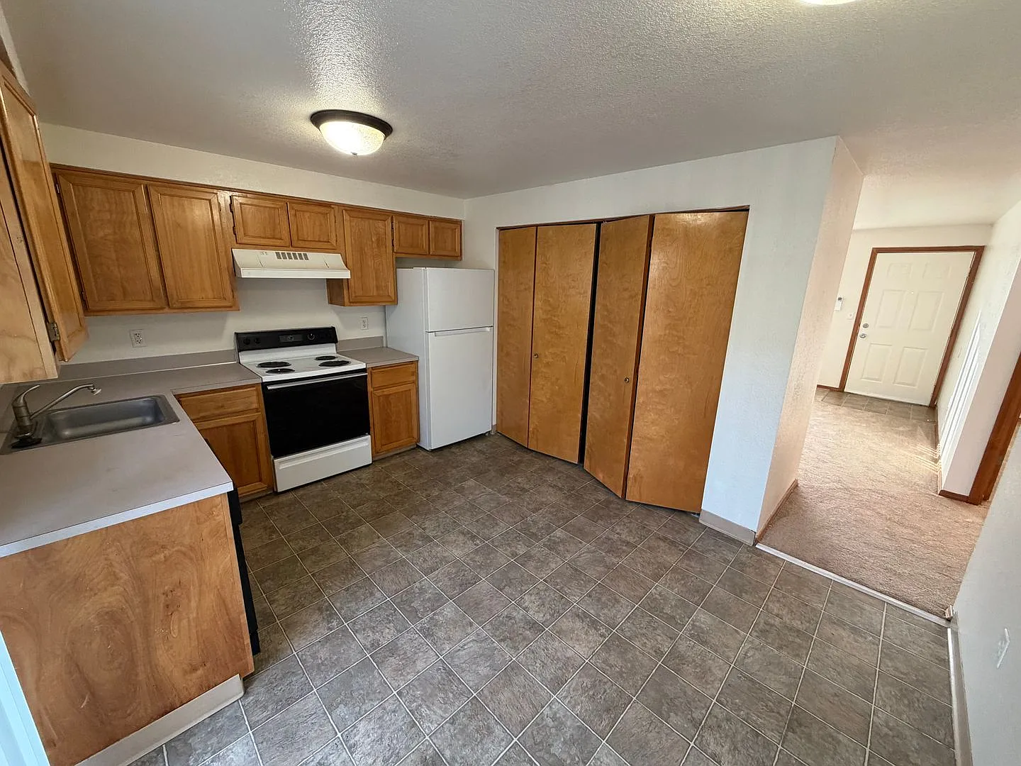 Holladay Apartments — Photo 2