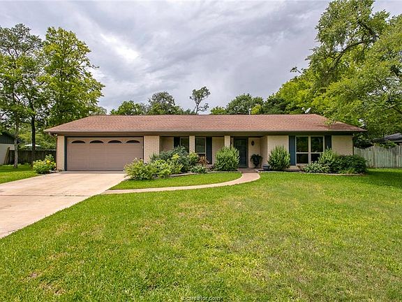 2nd image of 1209 Lancelot Cir