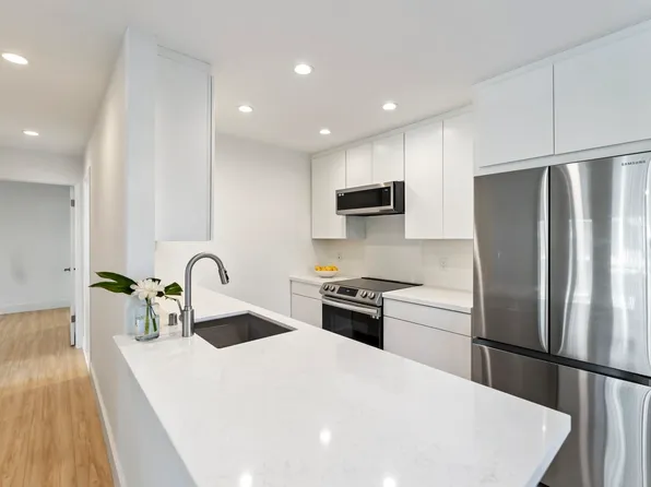 160 Keonekai Rd APT 10-104, Kihei, HI 96753