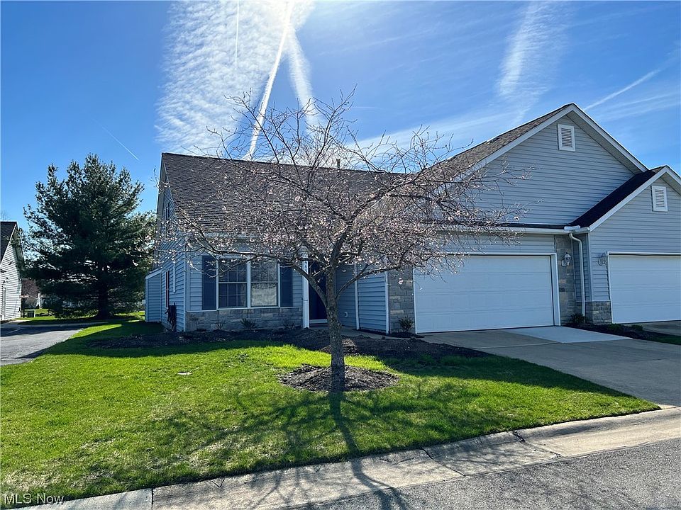 1st image of 443 Stonehedge Dr