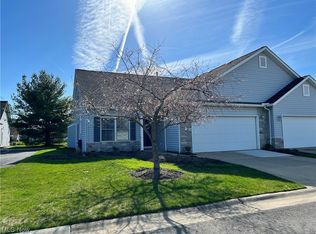 443 Stonehedge Dr, Elyria, OH 44035