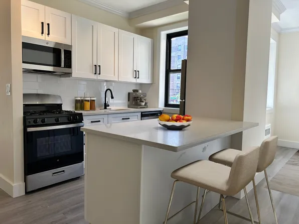 269 Bennett Avenue 3B image 1 of 7