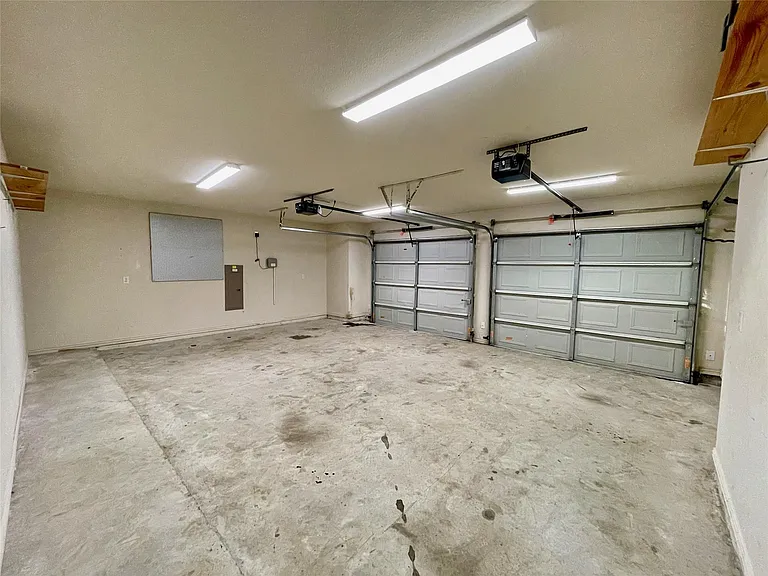 2902 Madison Dr — Photo 27