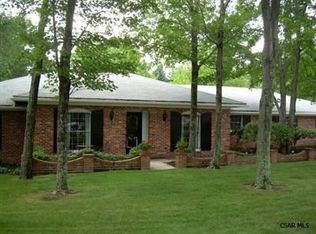 211 Collegiate Dr, Johnstown, PA 15904