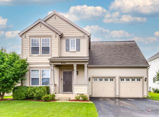 926 S Arlington Dr, Round Lake, IL 60073