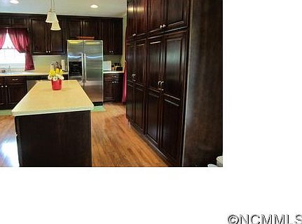 3rd image of 326 Dogwood Dr
