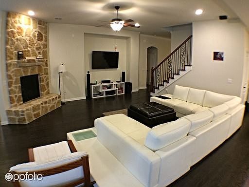 3rd image of 4223 Vista Terrace Dr