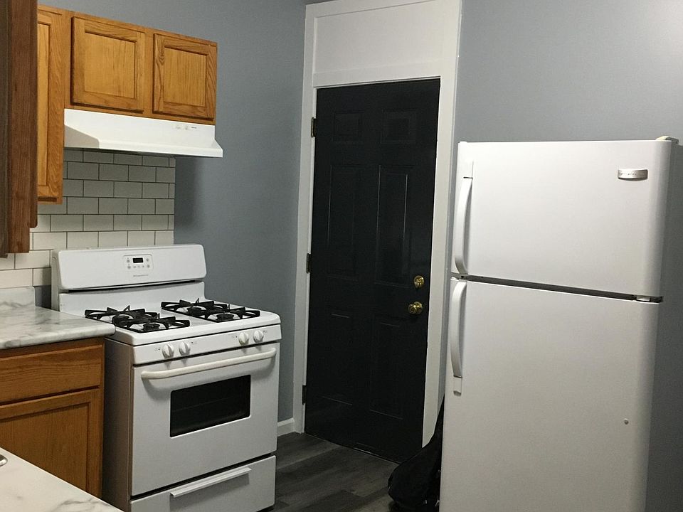 2nd image of 1438 W 70th St #2