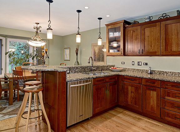 4th image of 8610 Thistlewood Ct