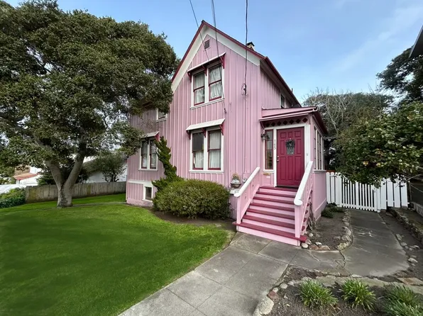 165 Carmel Ave, Pacific Grove, CA 93950