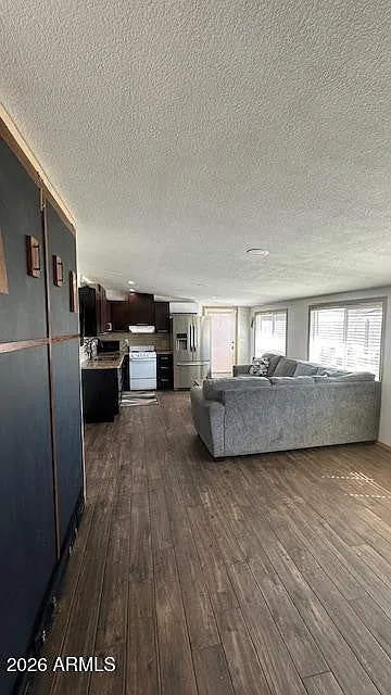 1 bed, 350 sqft, $1,000 — Photo 4