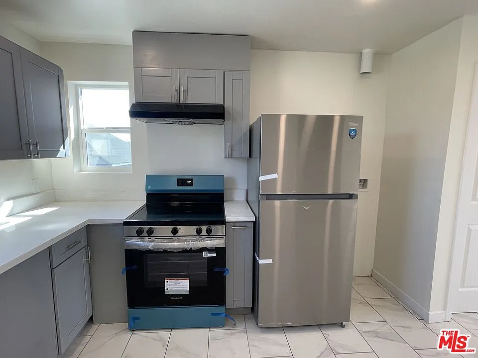 3 bed, 2.0 bath, $3,095 — Photo 1
