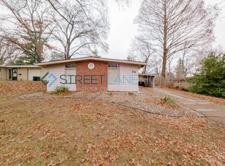 12 Bayberry Ln, Florissant, MO 63033