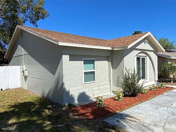 4th image of 627 Lake Dexter Cir