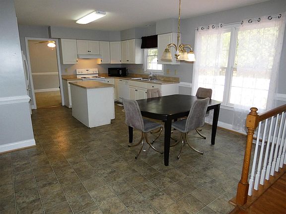2nd image of 7905 Red Ash Ct