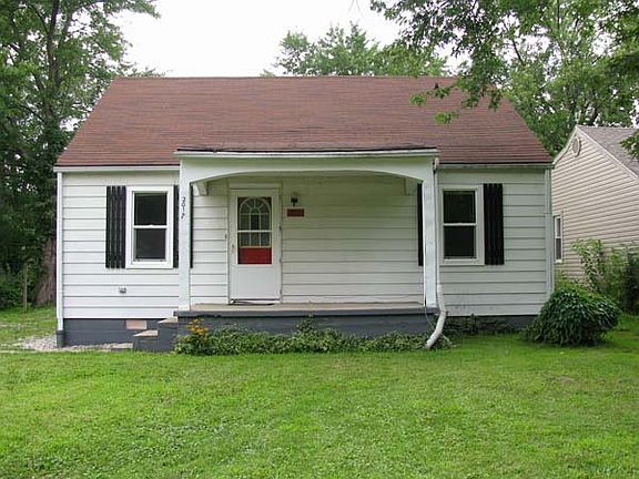 2nd image of 2017 N Rosewood Ave