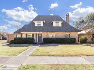 120 Mountainside Dr, Lafayette, LA 70503