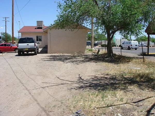 627 N Main St — Photo 3