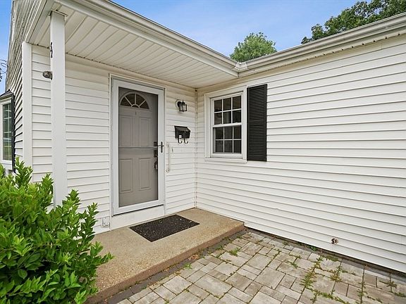 3rd image of 52 Cecile Dr