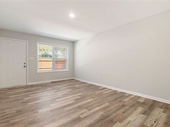 5th image of 1114 Chaney Rd APT 103