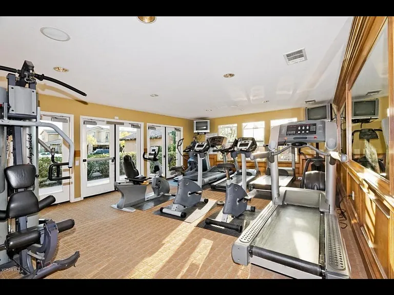 Riverdale Ct — Photo 11