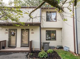 123 Cottonwood Rd #123, Newington, CT 06111