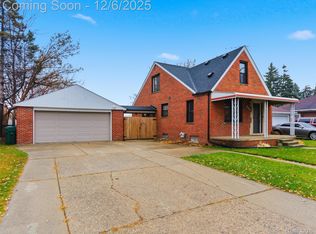 24826 Cushing Ave, Eastpointe, MI 48021
