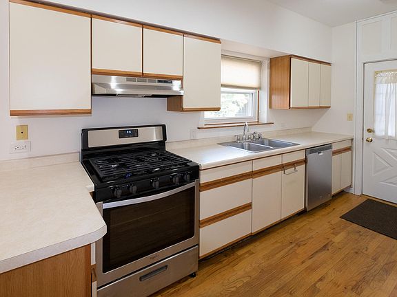 4th image of 1453 W Edgewater Ave #3