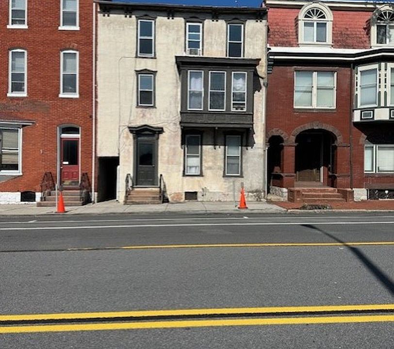 1st image of 142 S Hanover St APT 4